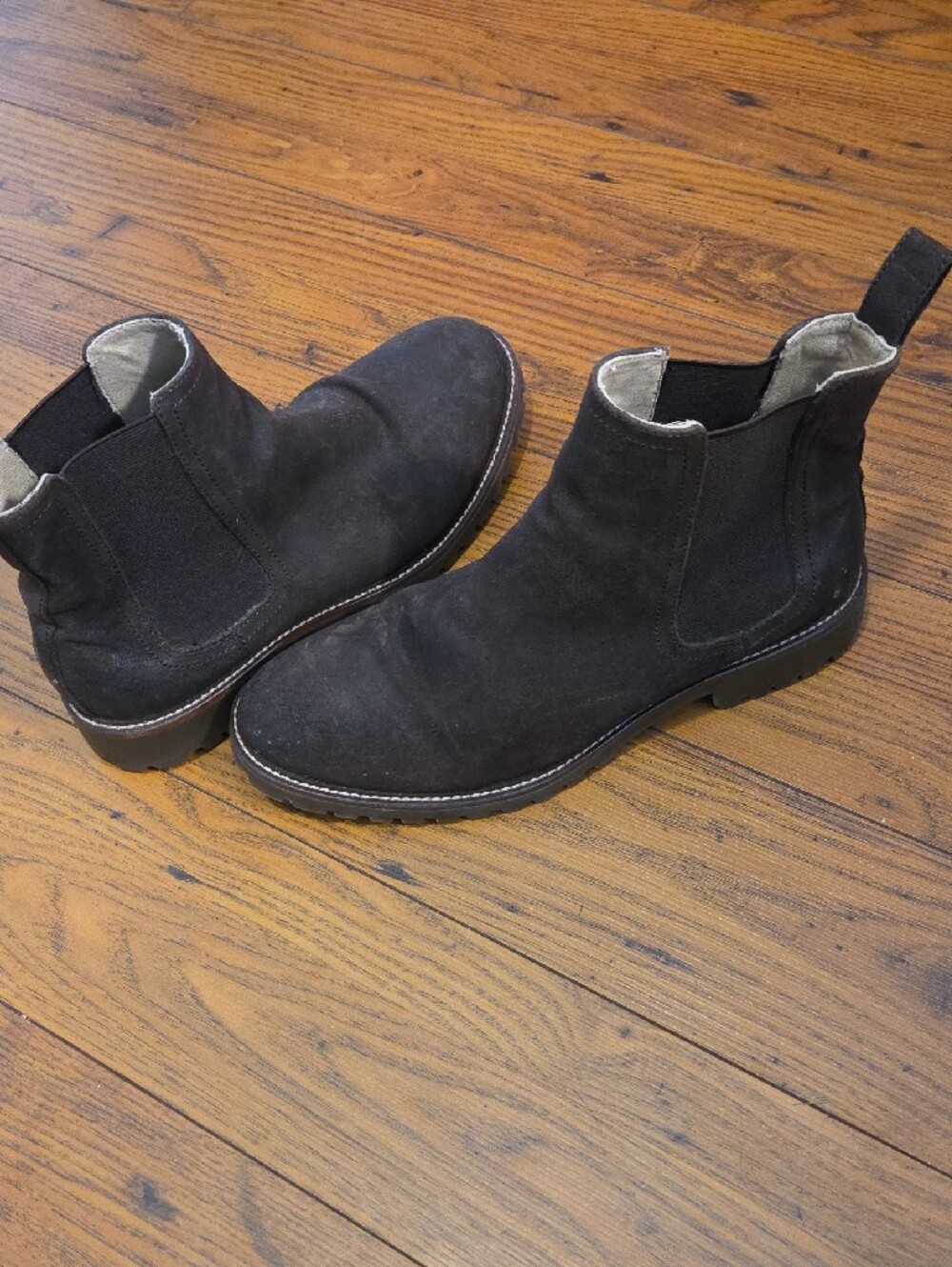 Banana Republic Men's Dark Brown Suede Chelsea Boots - Picture 4 of 4